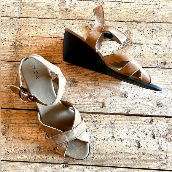 Arche Egowa Tan Suede Wedge Sandals Women’s Size 41 / 9.5 Buckle Strap - Picture 2 of 9